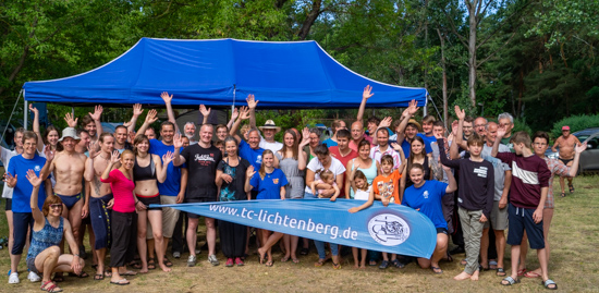 Gruppenfoto vom TCL Vereinswochenende am Helenesee